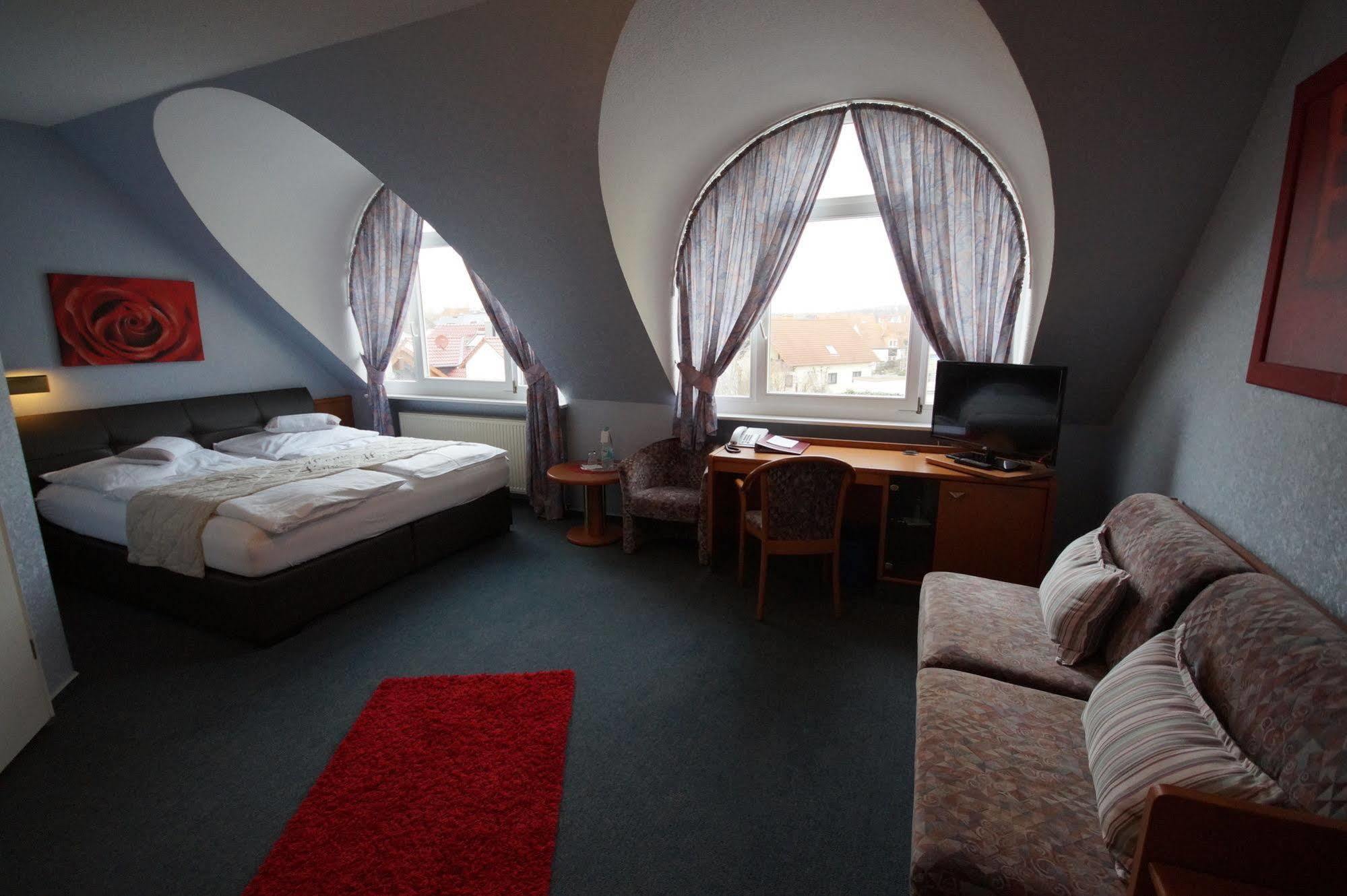 Hotel Bauschheimer Hof Rüsselsheim Extérieur photo